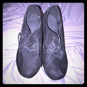 Size 10 lace up suede wedge booties